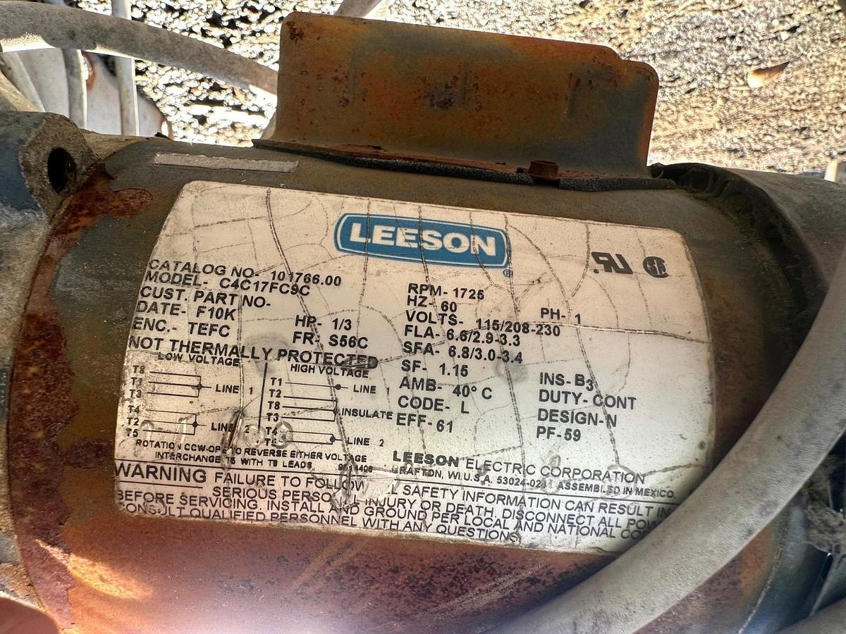 Used Stainless Steel Mixing Tank, 106 Gallon, w/ Leeson 1/3Hp @ 1725Rpm, 1 Ph, 115V