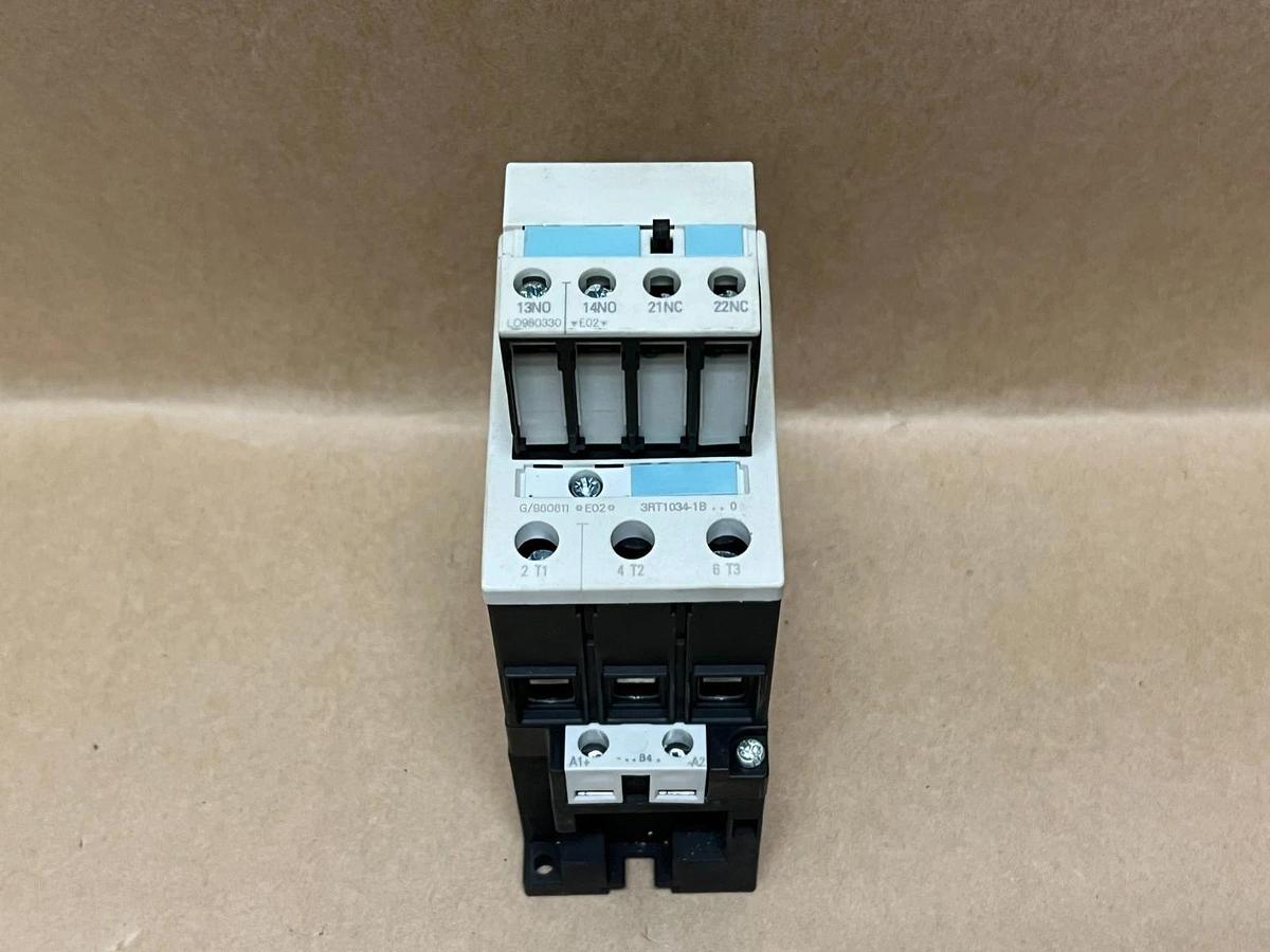 Used Siemens 3RT1034-1BB40 SIRIUS 3R Contactor w/ 3RH1921-1MA11 Auxiliary Contact
