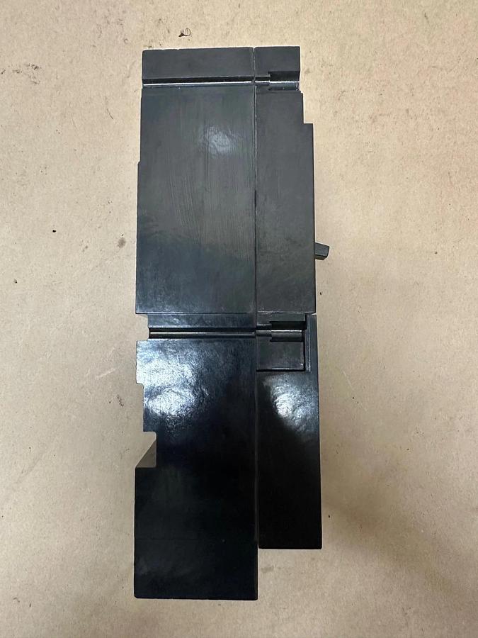 Used General Electric TB13040BWE05 40A 3 Pole Circuit Breaker