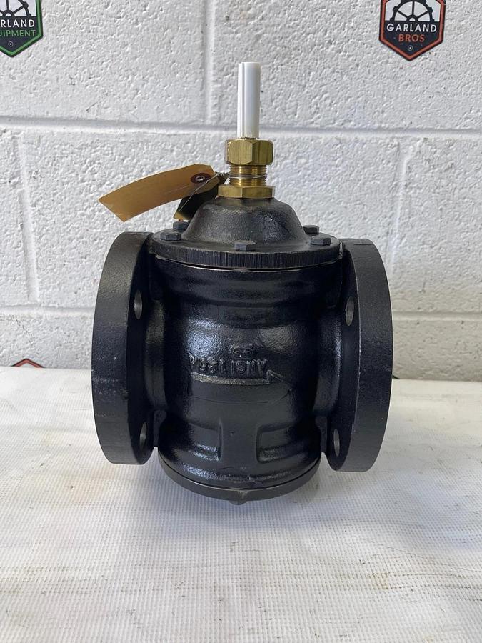 Johnson Controls VB-3970-11, 2-1/2" Flanged N•C Valve, Cast Iron, 3-Way