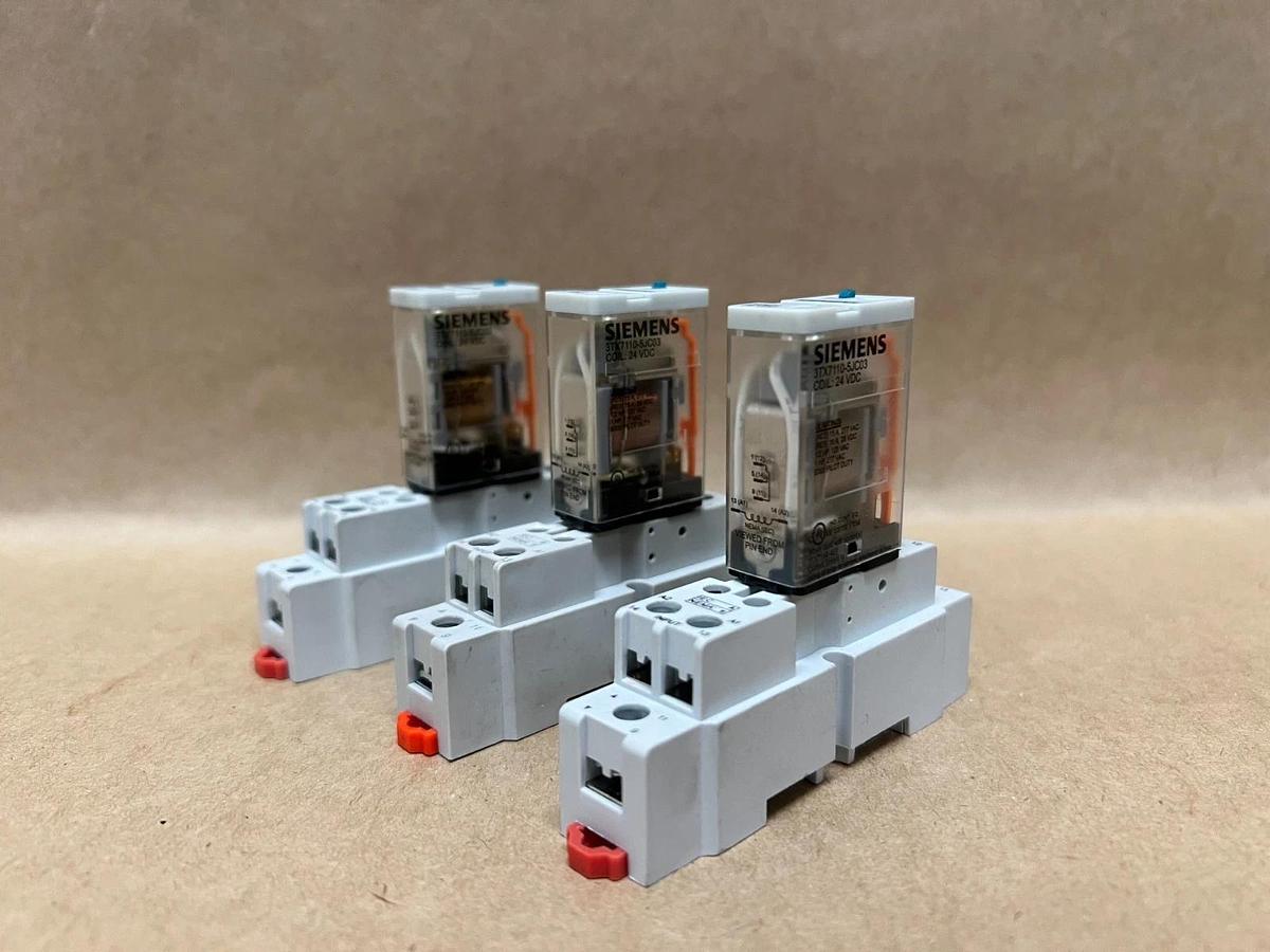 Used Siemens 3TX71 Relay with 3TX7144-4E7 Relay Base - Lot of 3