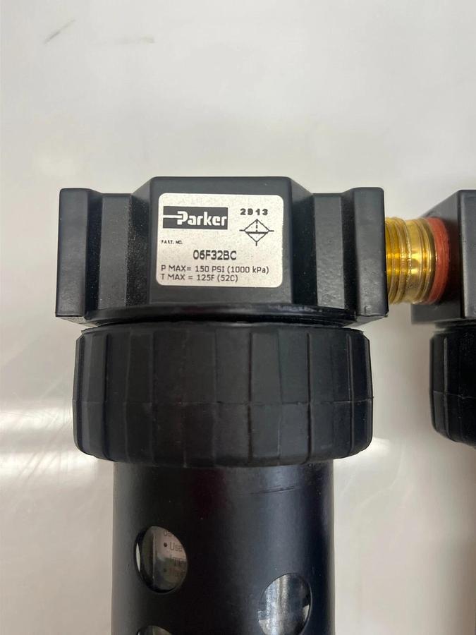 Used Parker 06F32BC w/ 06R313AC Pressure Regulator and Filter Assembly