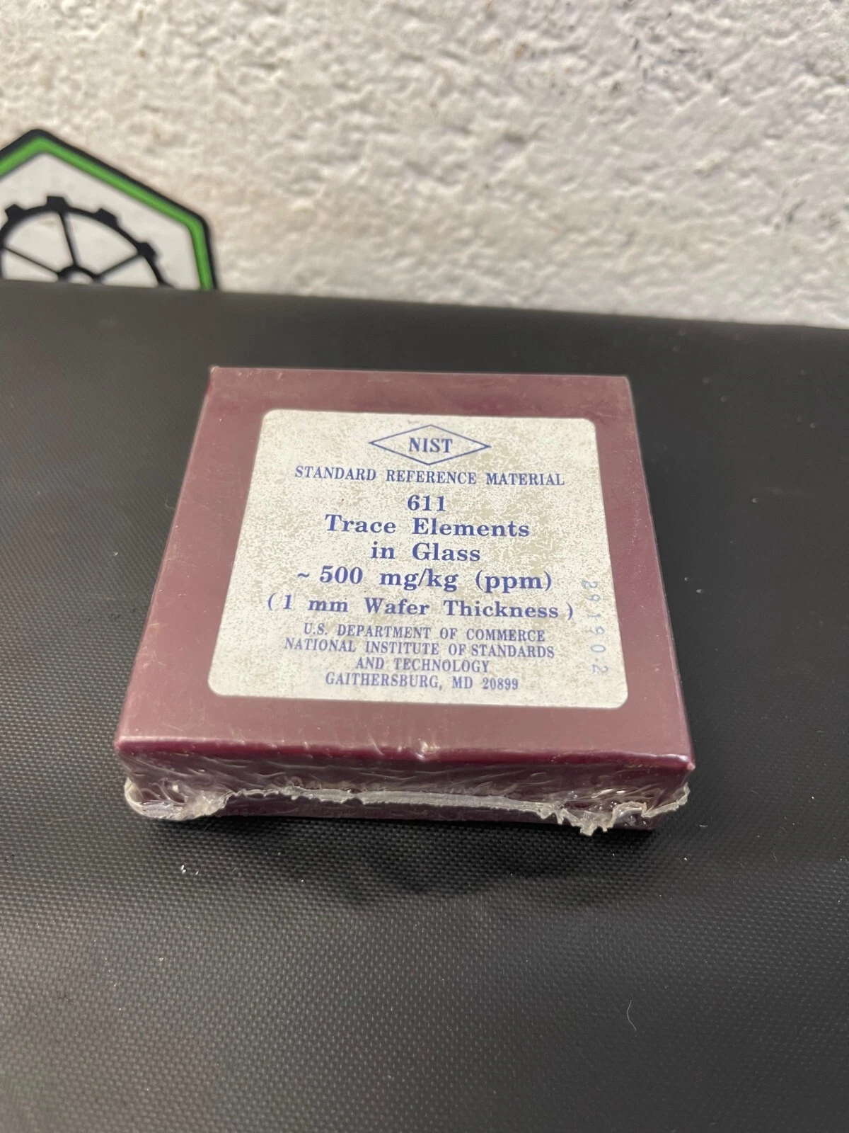 Used NIST 611 Trace Elements in Glass, 500 mg/kg (1mm Wafer Thickness)