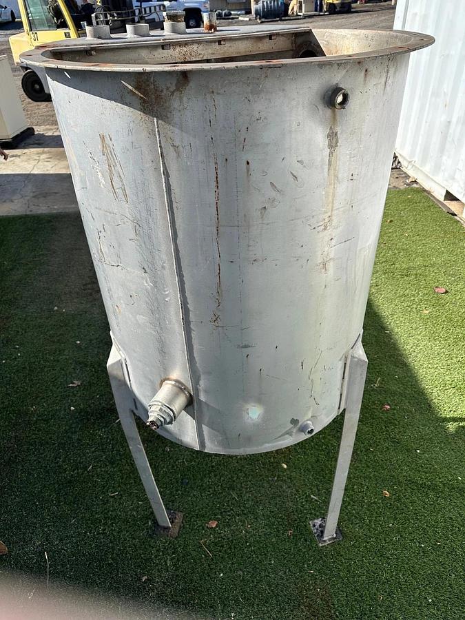 Used Stainless Steel Mixing Tank, 106 Gallon, w/ Leeson 1/3Hp @ 1725Rpm, 1 Ph, 115V