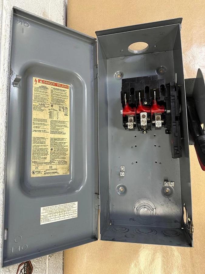 Used Square D HU363RB Disconnect Switch, 100A 600VAC Non Fused