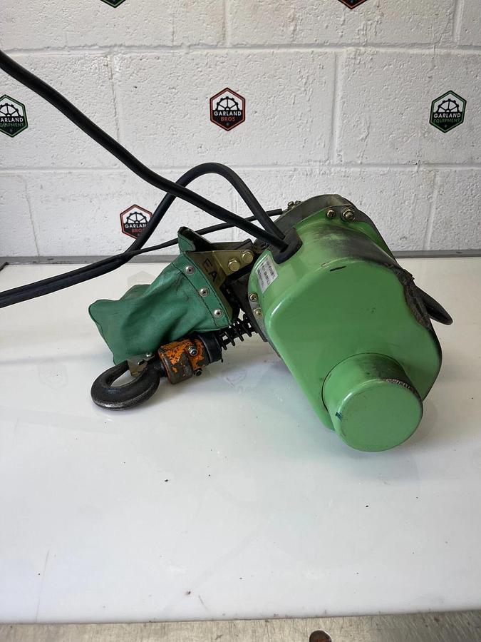 Used Hitachi G608499037 Electric Chain Hoist Type 1/2E₂ 450kg Cap 3m Lift 200V 2Ph