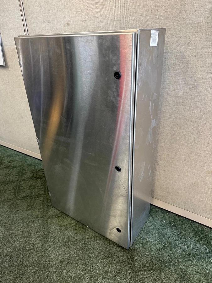 Used Saginaw Control SCE-42EL2410SS6LP Enclosure *NEW*