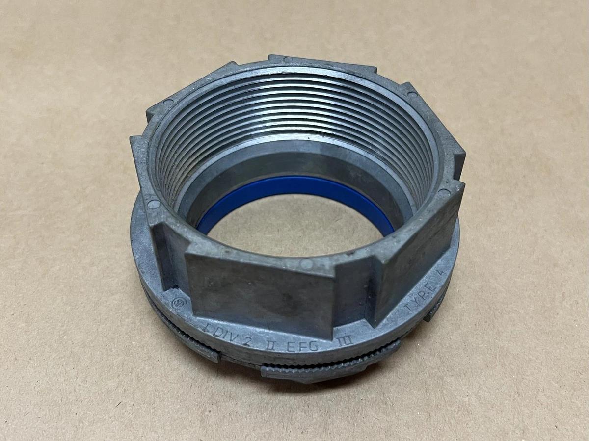 Used Thomas & Betts Type 4 3-1/2" I DIV 2 II EFG III Conduit Hub Connector