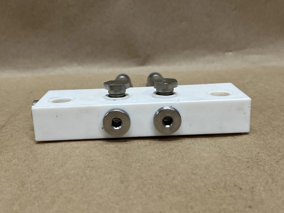 Used Legris 4 Way Pneumatic Manifold w/ PN40b-580 psi Check Valve