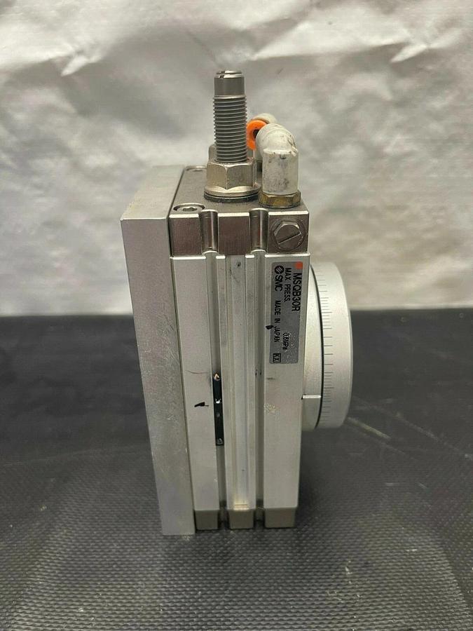 Used SMC MSQB30R Pneumatic Rotary Actuator, Basic Mount, 190 degrees of rotation
