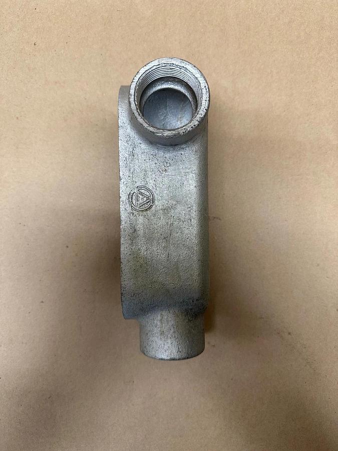 Used Appleton Unilet LL Form 35, 1-1/4” Conduit *NEW*