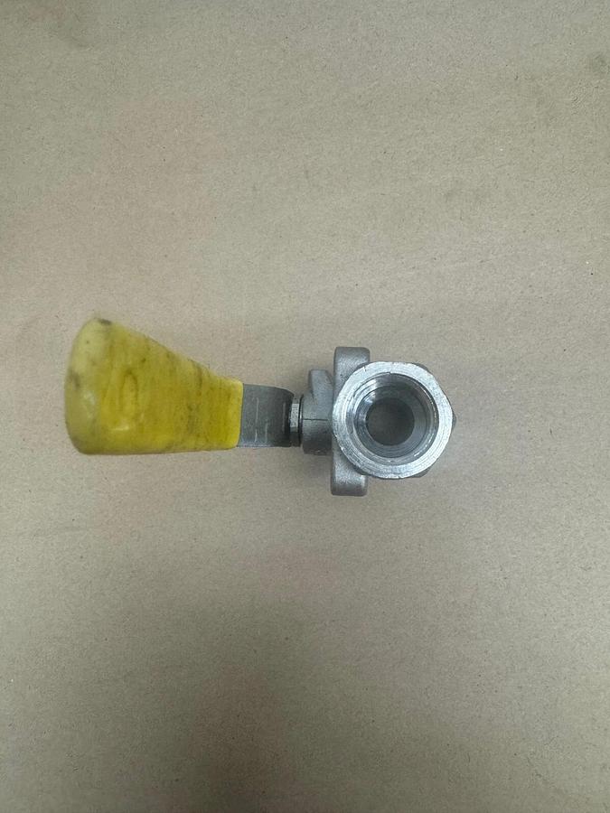 Used Apollo CF8M 1/2” 2-Way Ball Valve, 2000 WOG