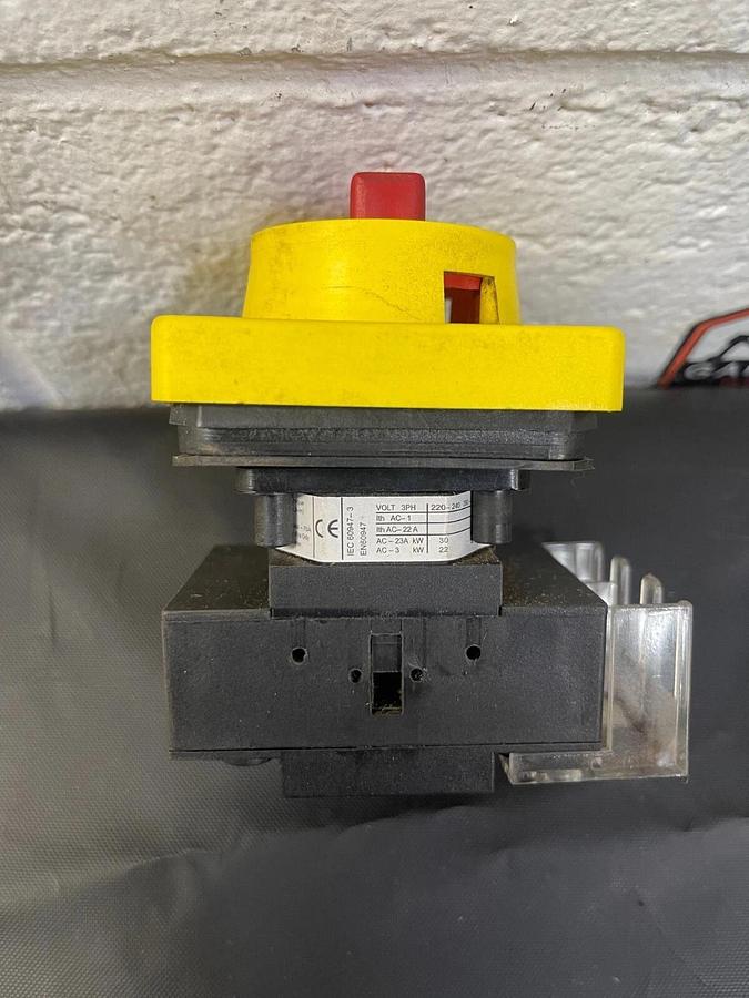 Used C3 Controls DDS2-360 Door Mount, Non-Fused Disconnect Switch