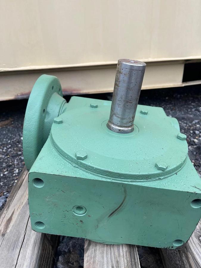 Used Hub City 0220-64702-454 Gear Reducer Ratio 40:1, 1-1/2” Thread