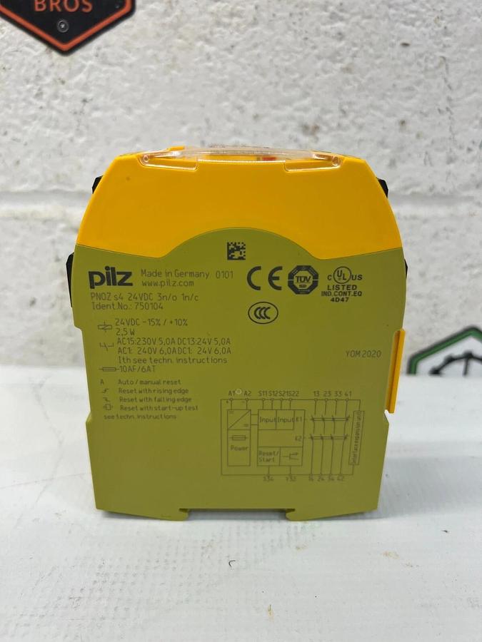 Used Pilz PNOZ S4 Safety Relay 24 VDC