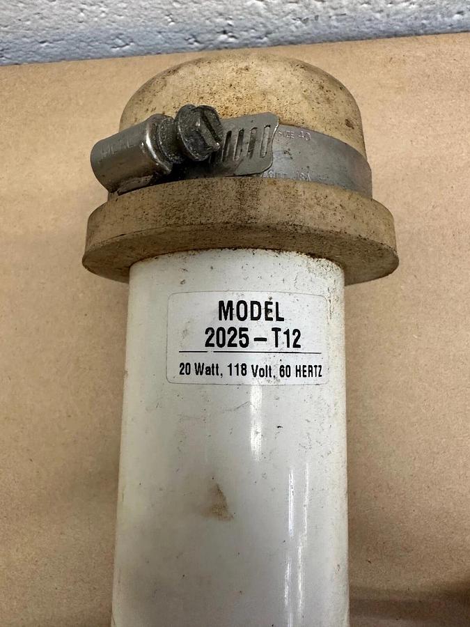 Used KH Industries 2025-T12 Temp Light