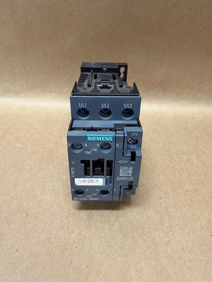 Used Siemens 3RT2025-1BB40 Circuit Breaker