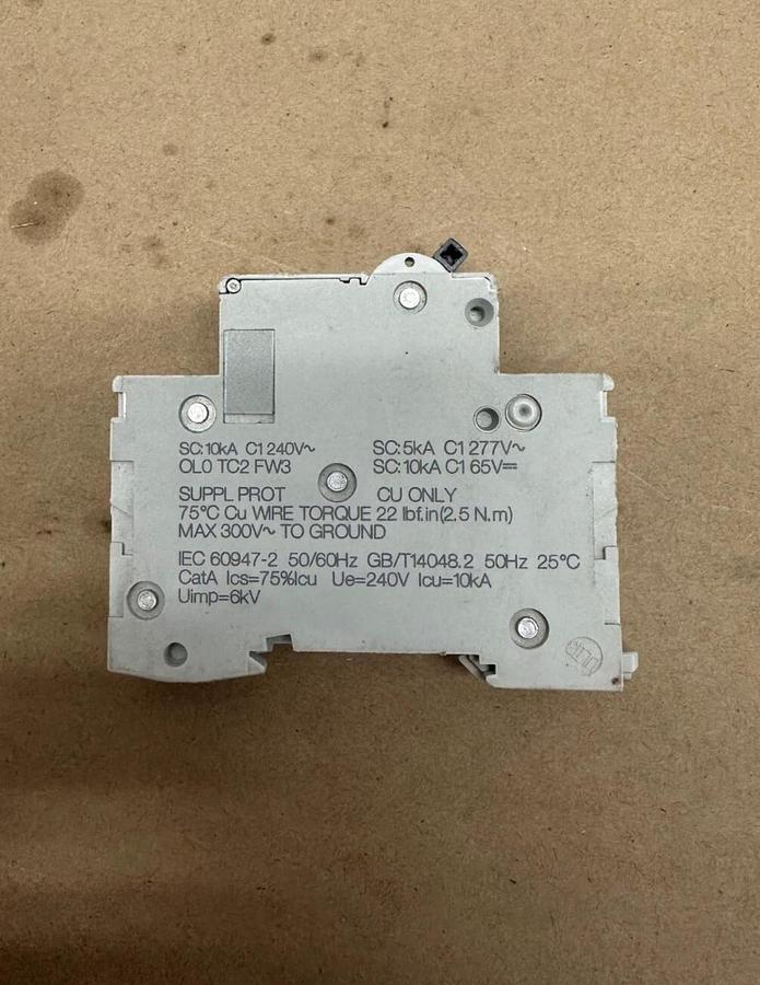 Used Schneider Electric 17426 D15A Circuit Breaker