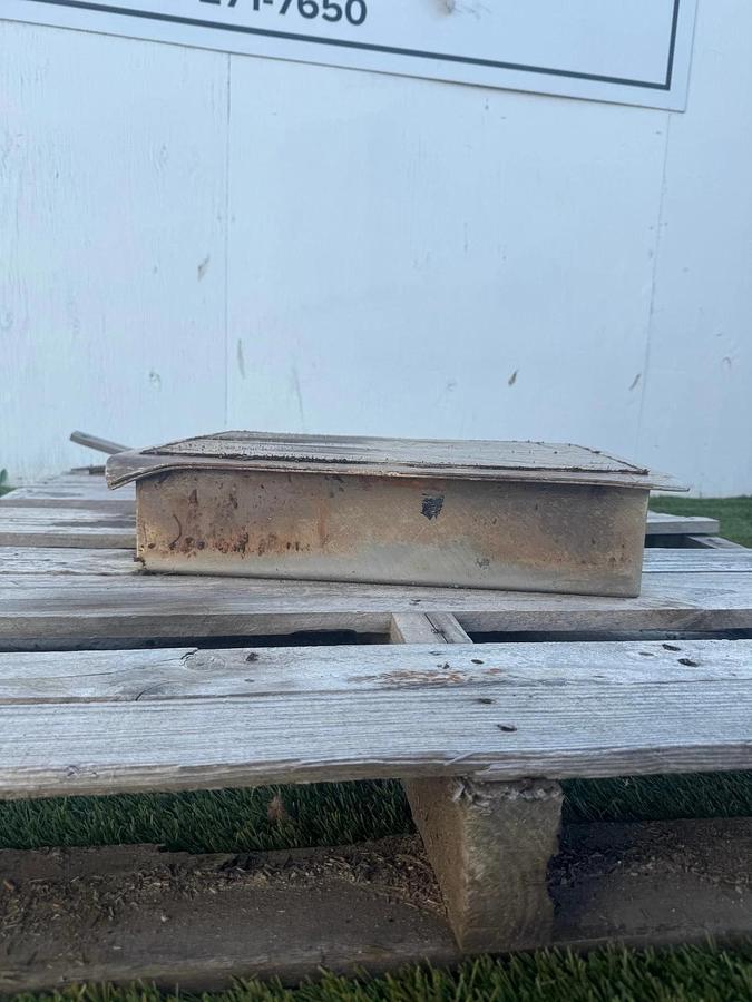 Used Suspension Magnet 20” x 15-1/2”, 4 Brackets on Back, Strong Pull