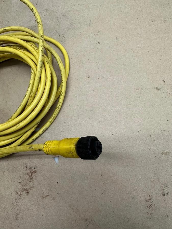 Used Allen Bradley 889D-F4AC-7 Cable, Female