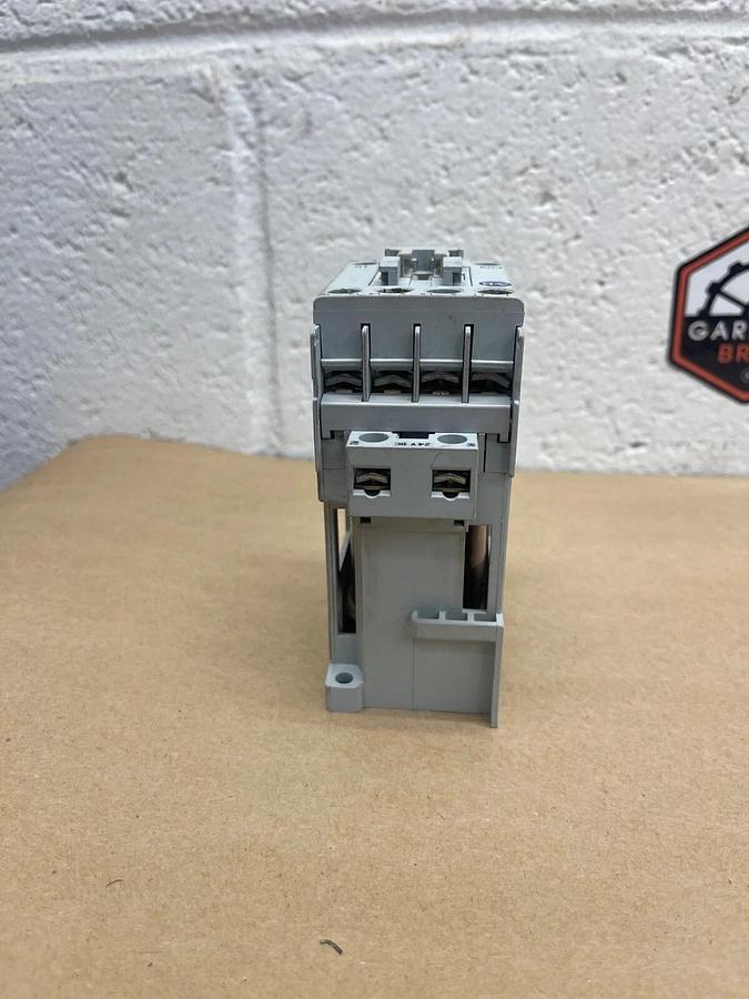 Used Allen-Bradley 100-C09Z*10 Contactor, Series A