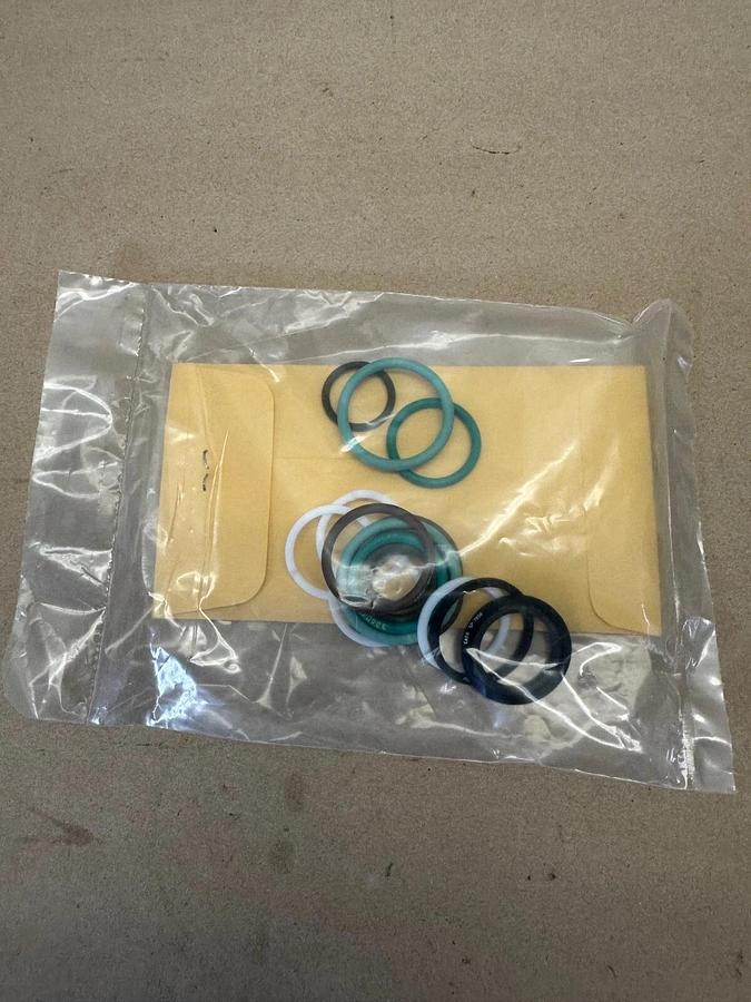 CAT 033-6065 Valve Kit