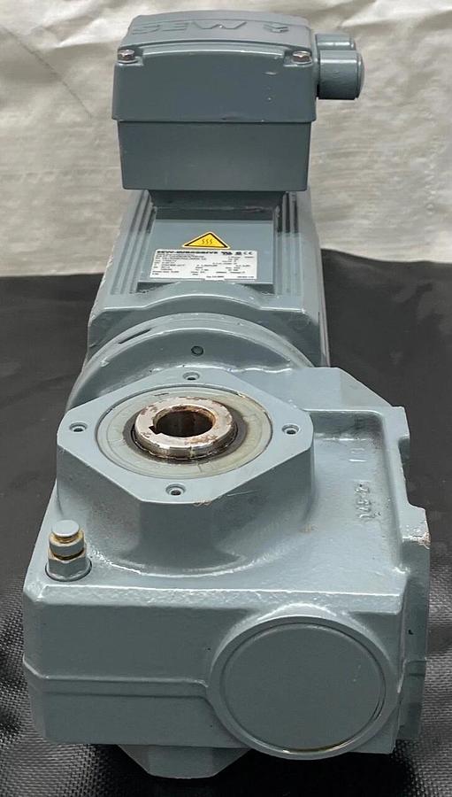 Used SEW-EURODRIVE SA DA80K4 / TF / IS, Gear Motor