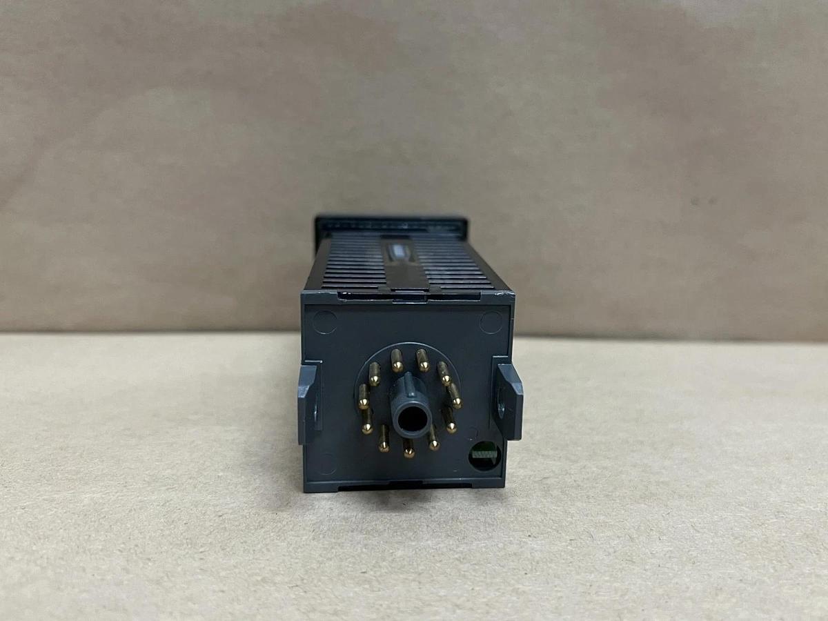 Omega Engineering CN9112A CN9000A Temperature Controller