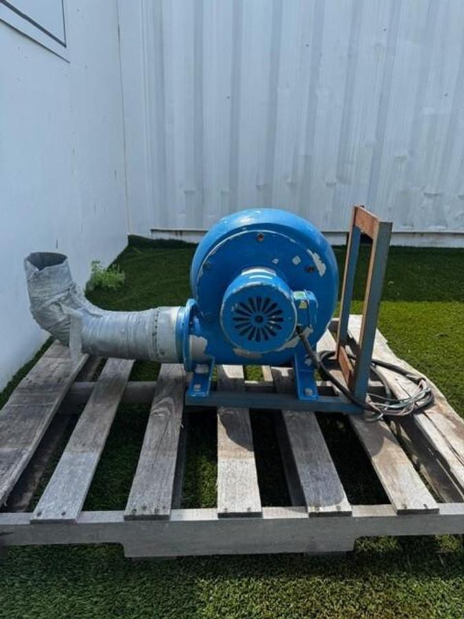 Used Taka Mark 0488336 Electric Blower, .75kW Motor @ 3440RPM, 3.3A 50/60Hz 220V