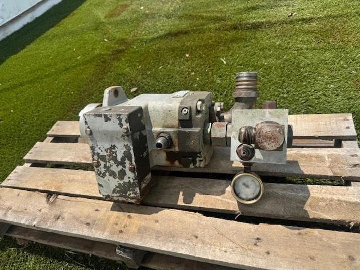 Used OilGear PVWH-50-LSAY-CNNN Hydraulic Pump
