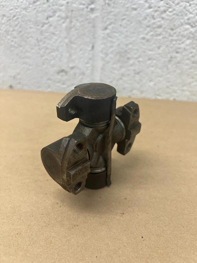 Neapco 1-2171 U-Joint, Forklift