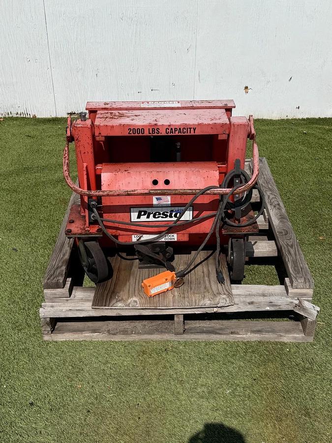 Used Presto PT-20AC Powered Pallet Positioner/ Pallet Lift