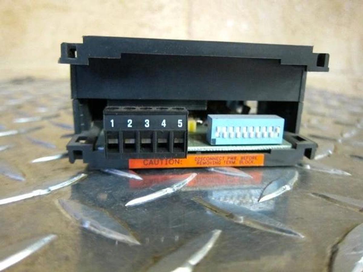 Used Red Lion Controls APLCL400 Current-Loop Indicator