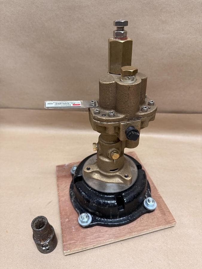 Dayton 4KHC2A 1/2” NPT Bronze Rotary Gear Pump