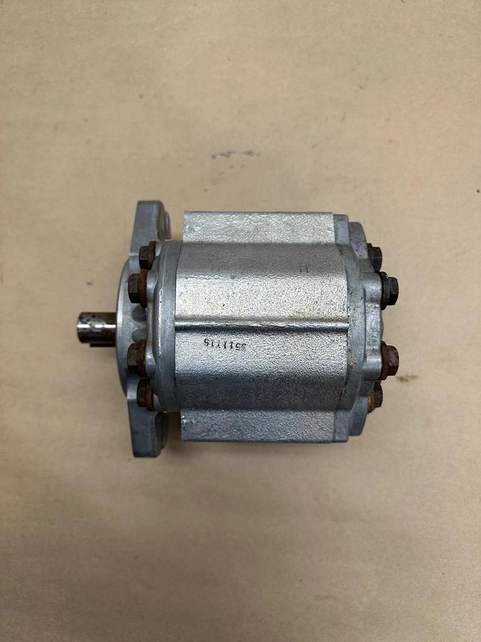 Used Borg Warner P328EJ21L01 Hydraulic Gear Pump *NEW*