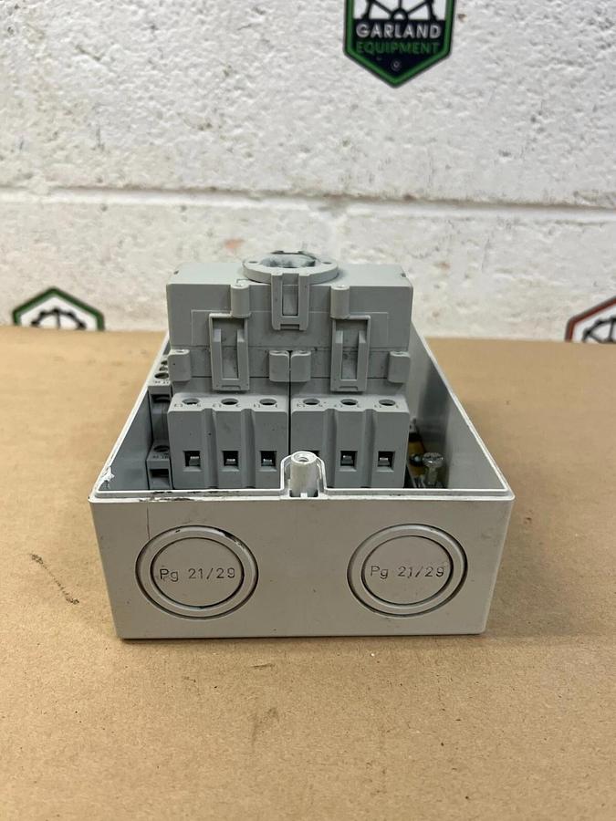 Used Allen Bradley S002 Combiner with 194E-A32-1753 Load Switch