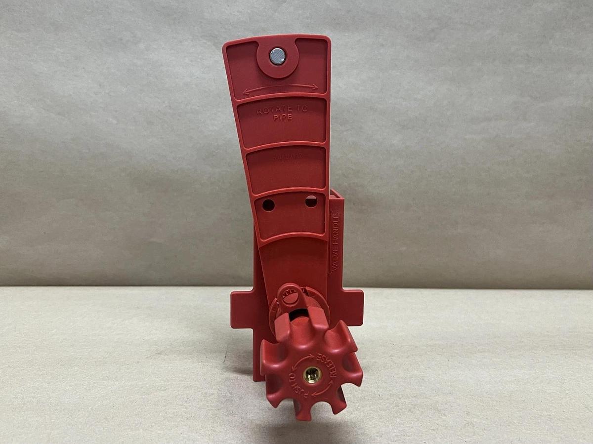 Brady 65401 Universal Ball Valve Lockout Device
