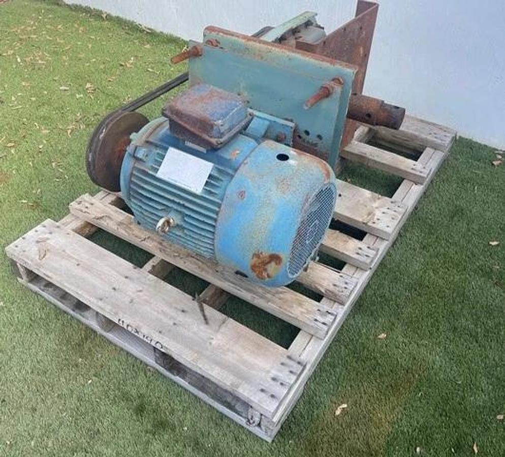 Used Dodge TA4207H9 Speed Reducer, Ratio 9.23:1 w/ North American Elec 25HP, 1760 RPM