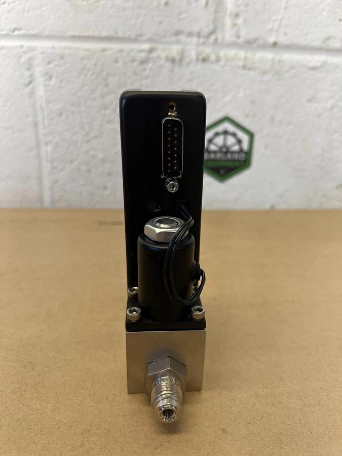 Used Brooks 5850i Mass Flow Controller, 500 SCCM, Oxygen, MOD: 5850IA1BF3R2BGA