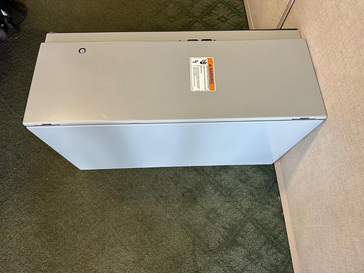 Used NVent Hoffman AXD18 Ext Disconnect, 18" Deep *NEW*