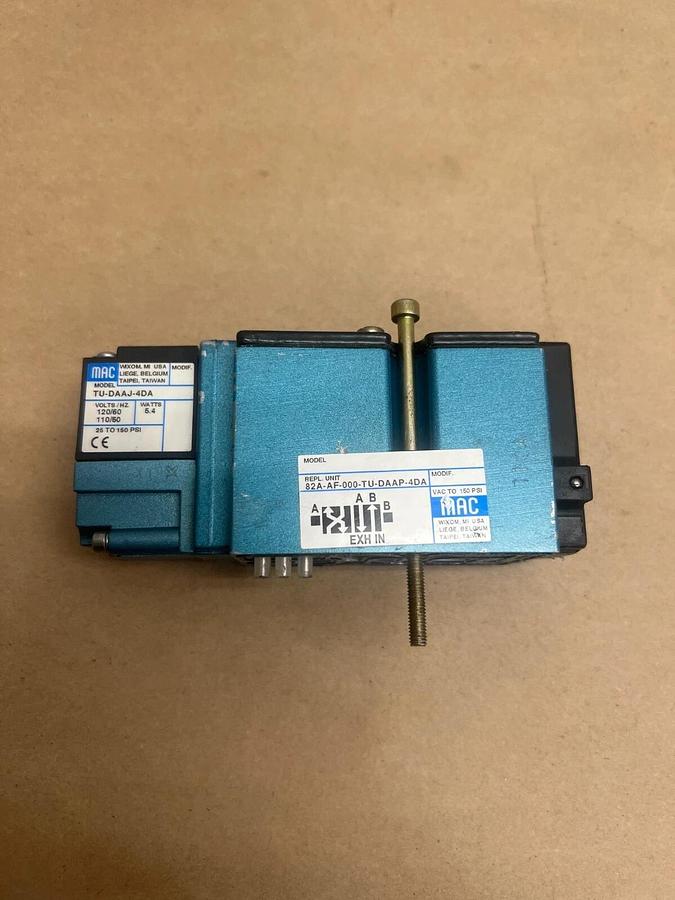Used MAC 82A-AF-000-TU-DAAP-4DA w/ TU-DAAJ-4DA Valve