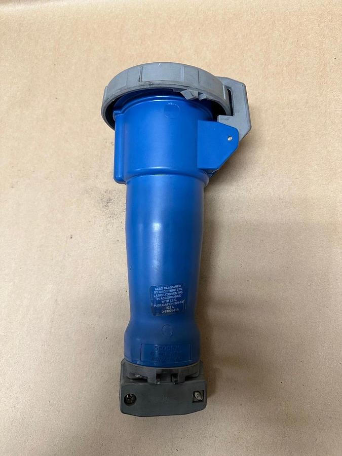 Hubbell 560C9W 60A Pin/Sleeve Connector *NEW*