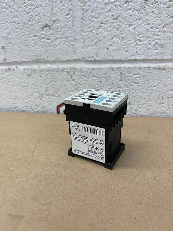 Used Siemens 3RH1140-1BB40 Auxiliary Contactor Relay 24 VDC