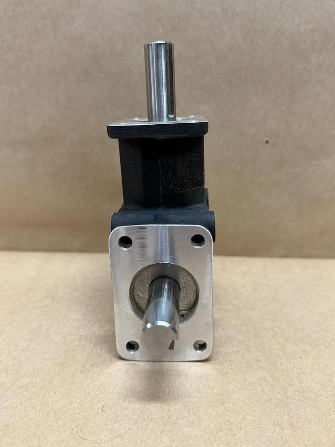 Used Crown C109806 Zero Max, 90 Degree 3 Way Gear Drive