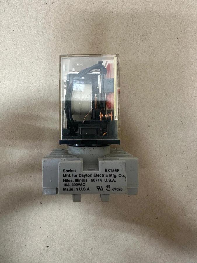 Used Omron MK3P5-S Contact w/ Dayton 6X156F Relay Base