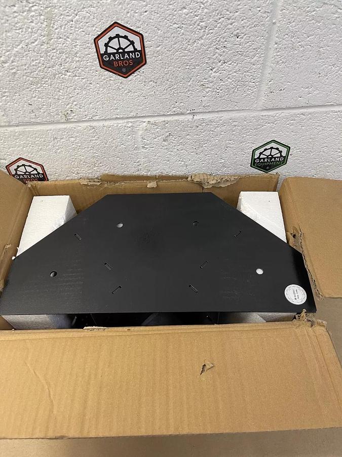 Global Industrial 238CP28B2 Fixed Base With Electrical Knockout, Black