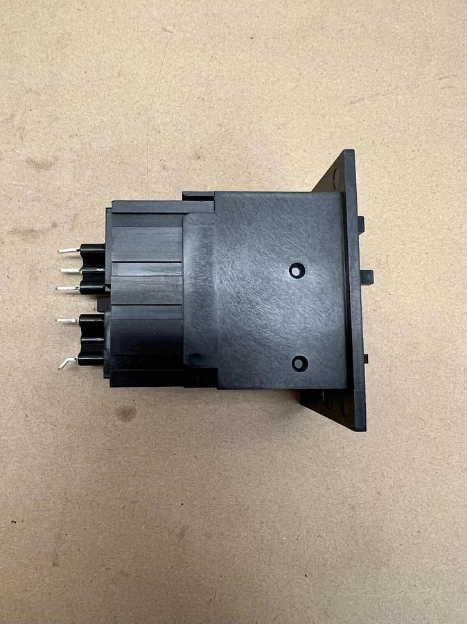 Barker Controls FE 422 489 2 110VAC Time/Counter Module