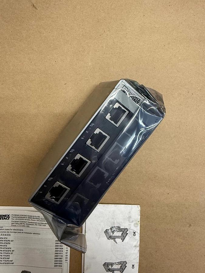Used Phoenix Contact FL SWITCH SFN 8TX, Industrial Ethernet Switch *NEW*