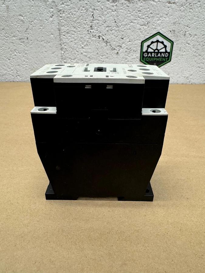 Used Eaton DIL M25-01 Contactor 110/120V, 50/60hz, 3 ph
