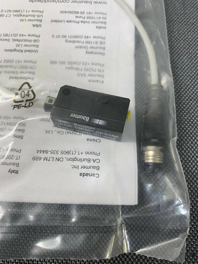 Used Baumer URDK 10P8914/KA35A Miniature Ultrasonic Retro-Reflective Sensor